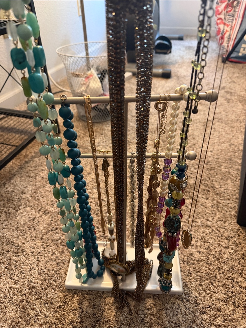 Lot of 14 necklaces